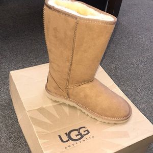 Ugg Australia Classic Tall Women’s Chestnut size 7